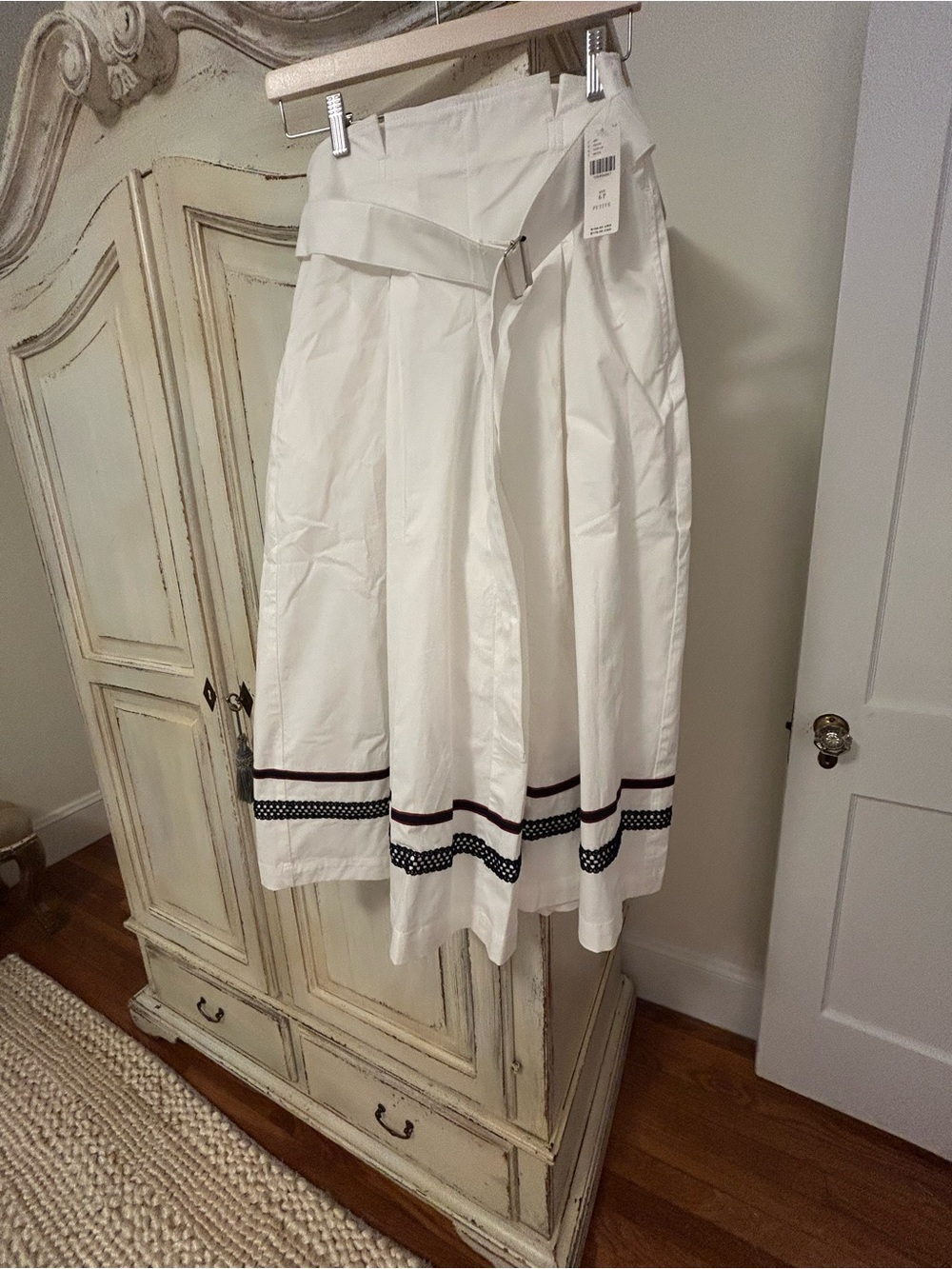 Anthropologie Culottes,or call it a Divided Skirt or a Full Cut Pant. - Picture 6 of 13